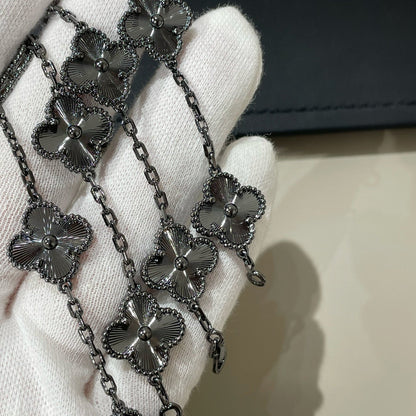 [RAFFINE]CLOVER 5 MOTIF BLACK BRACELET