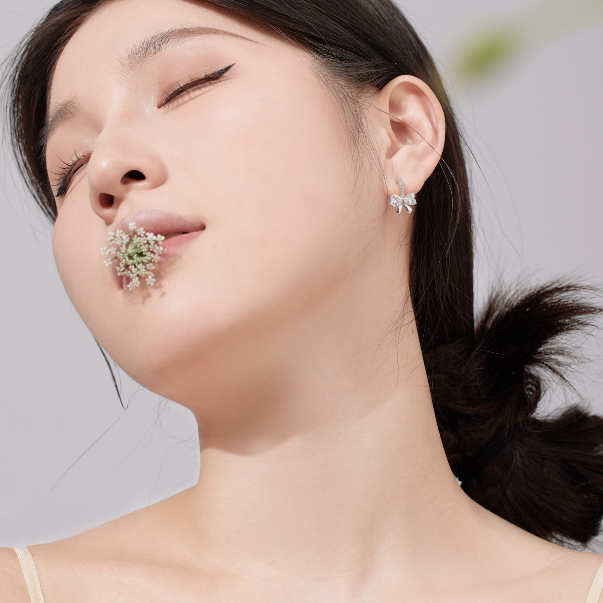 [RAFFINE]Exquisite Earrings With Heart-Shaped Bow Design