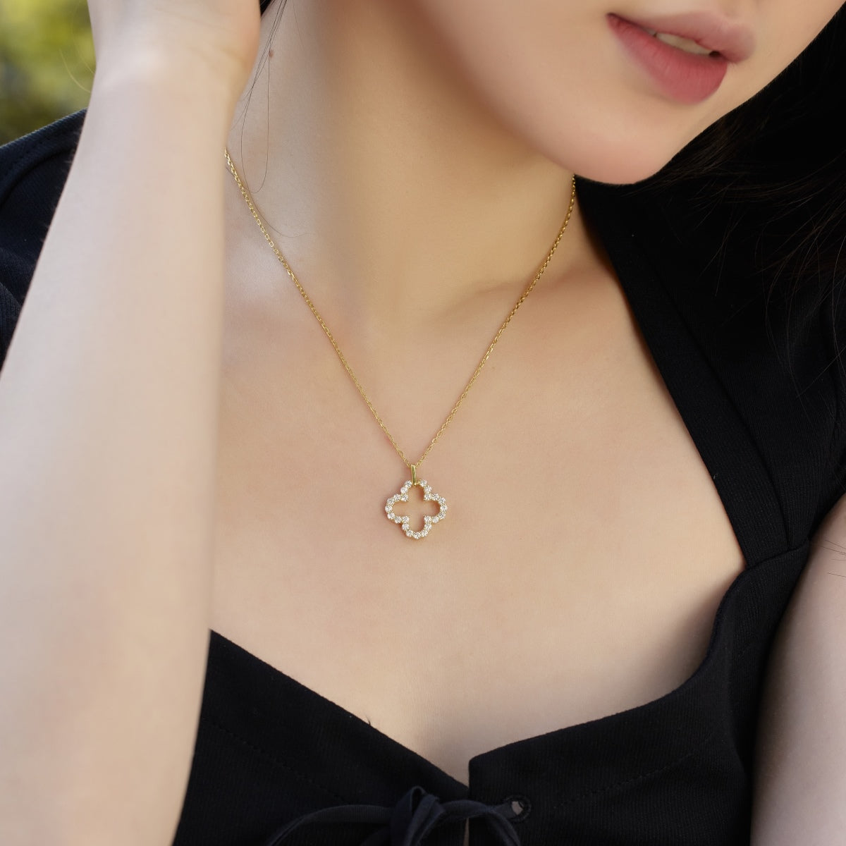 [RAFFINE]Four-Leaf Clover Hollow Design Exquisite Necklace