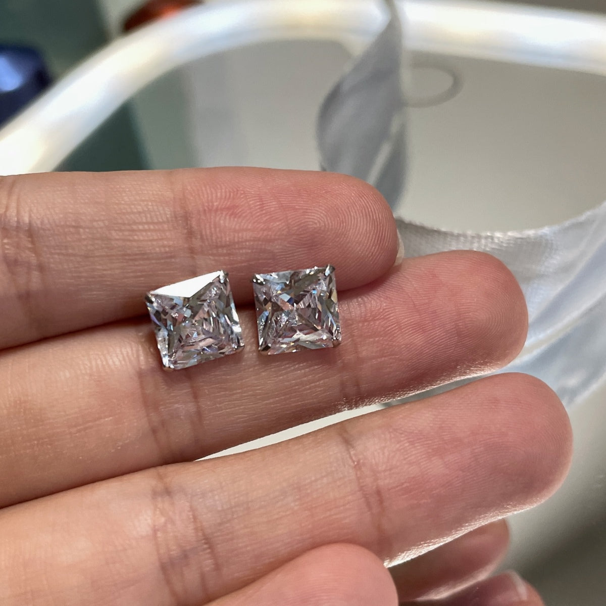 [RAFFINE]Ornate Square Shape Earrings