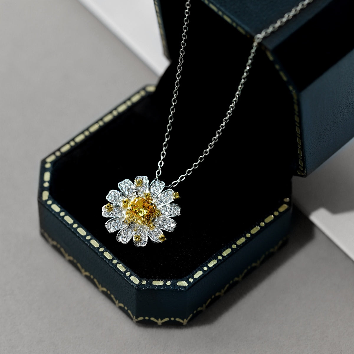 [RAFFINE]Exquisite Daisy Necklace