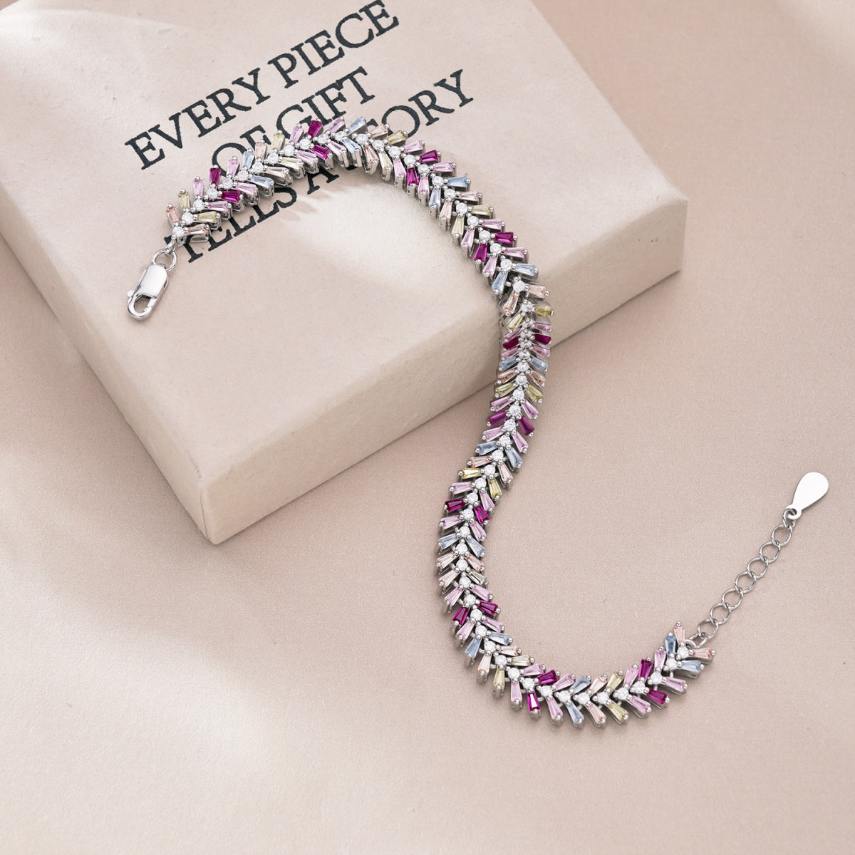 [RAFFINE]Dainty Radiant Emerald Cut Daily Bracelet