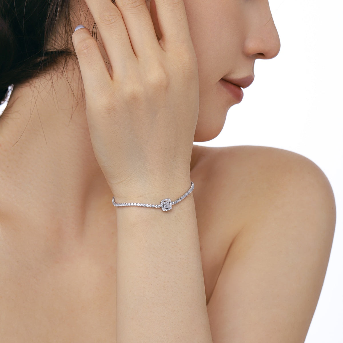 [RAFFINE]Luxurious Dazzling Square Shape Banquet Bracelet