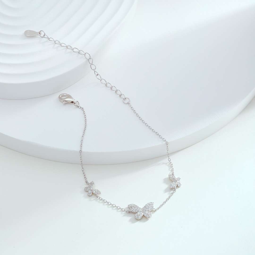 [RAFFINE]Delicate Butterfly Pendant Bracelet