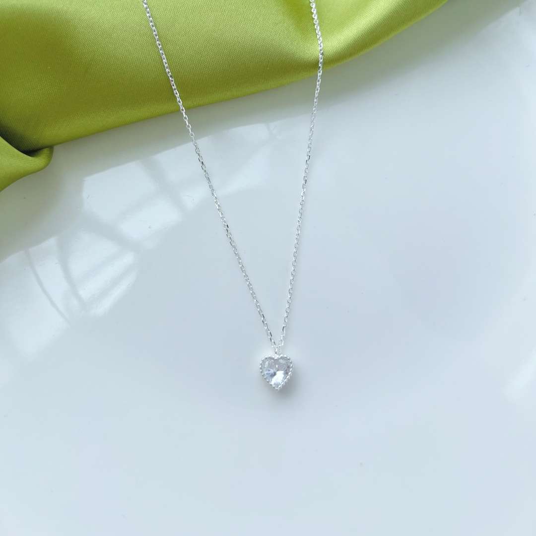 [RAFFINE]Ornate Heart Shape Necklace