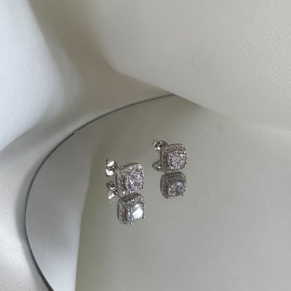 [RAFFINE]Classic Round Center Stone Stud Earrings