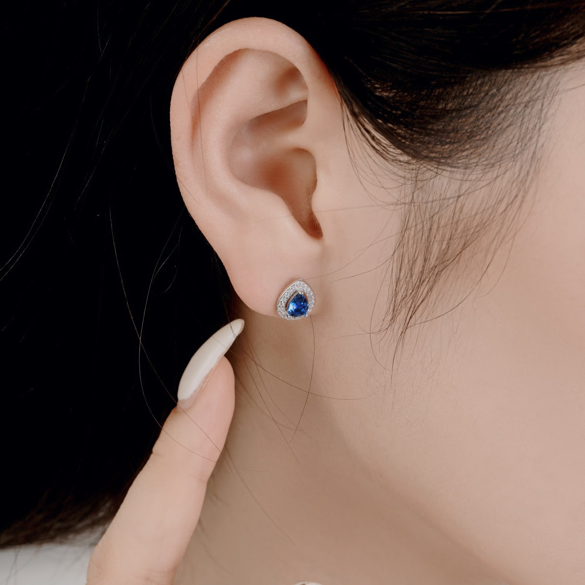 [RAFFINE]Luxurious Water Drop Shape Earrings