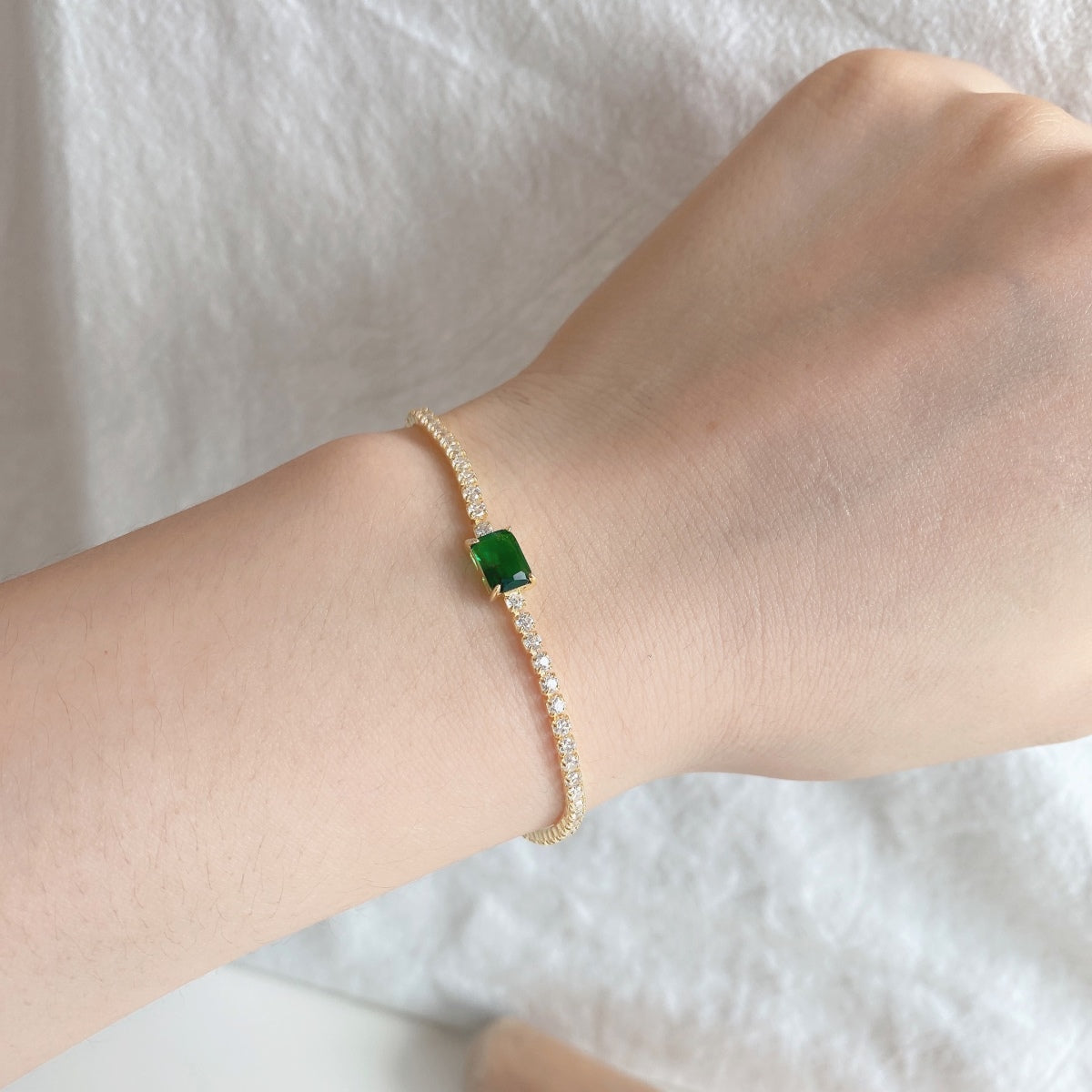 [RAFFINE]1.0 Carat Unique Emerald Cut Banquet Bracelet