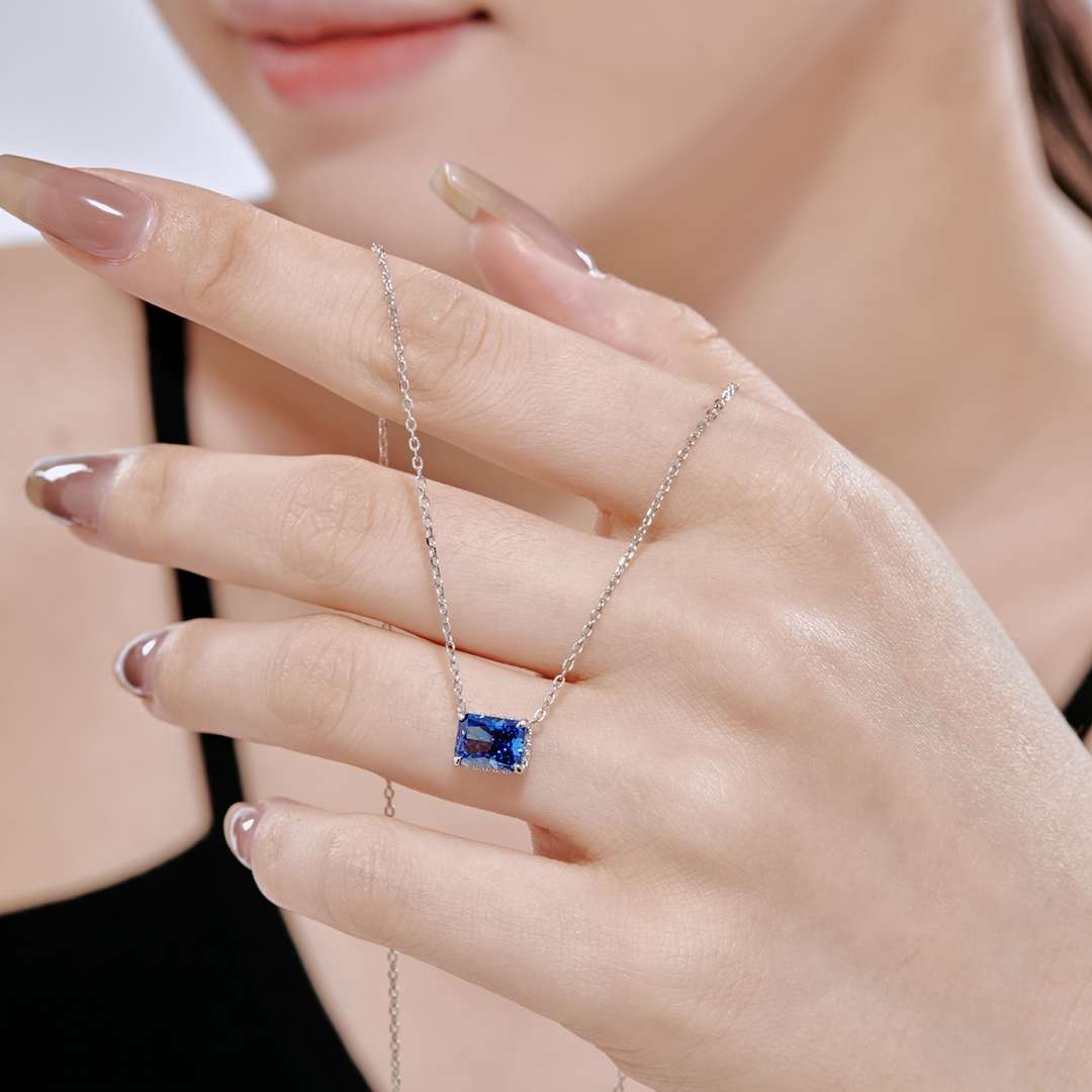 [RAFFINE]Luxurious Square Shape Colorful Necalack