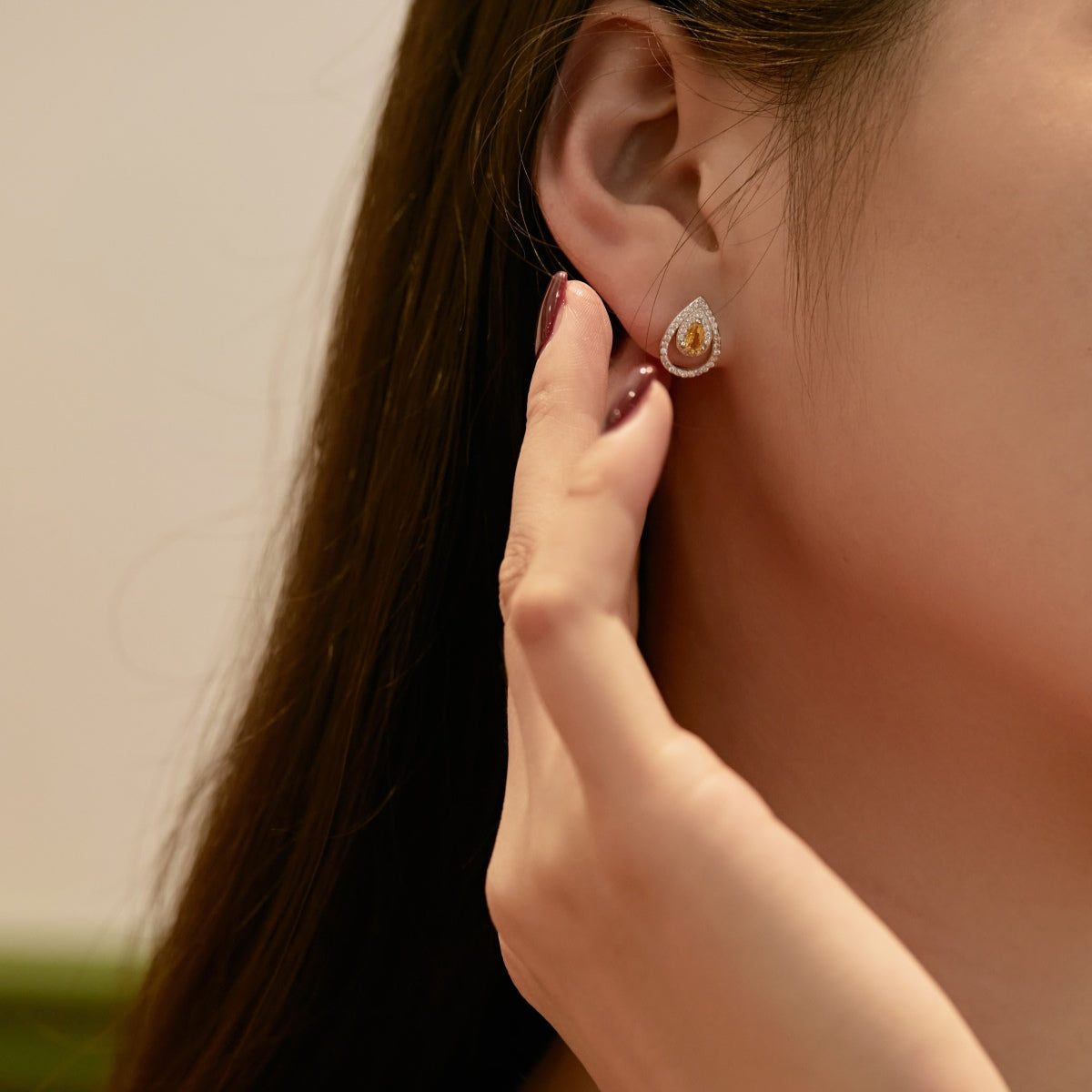 [RAFFINE]Sparkling Delicate Water Drop Shape Daily Earrings
