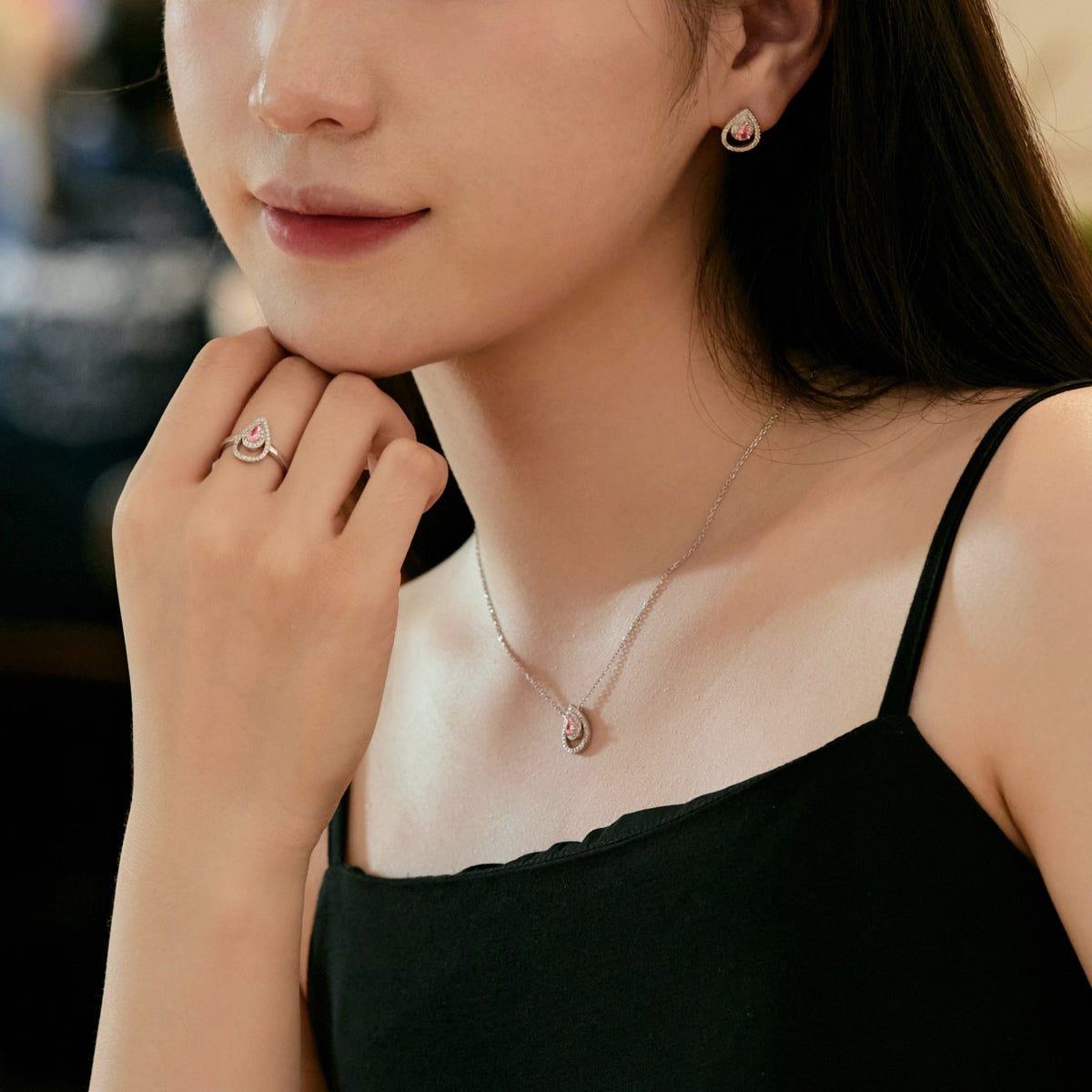 [RAFFINE]Sparkling Pear Cut Necklace