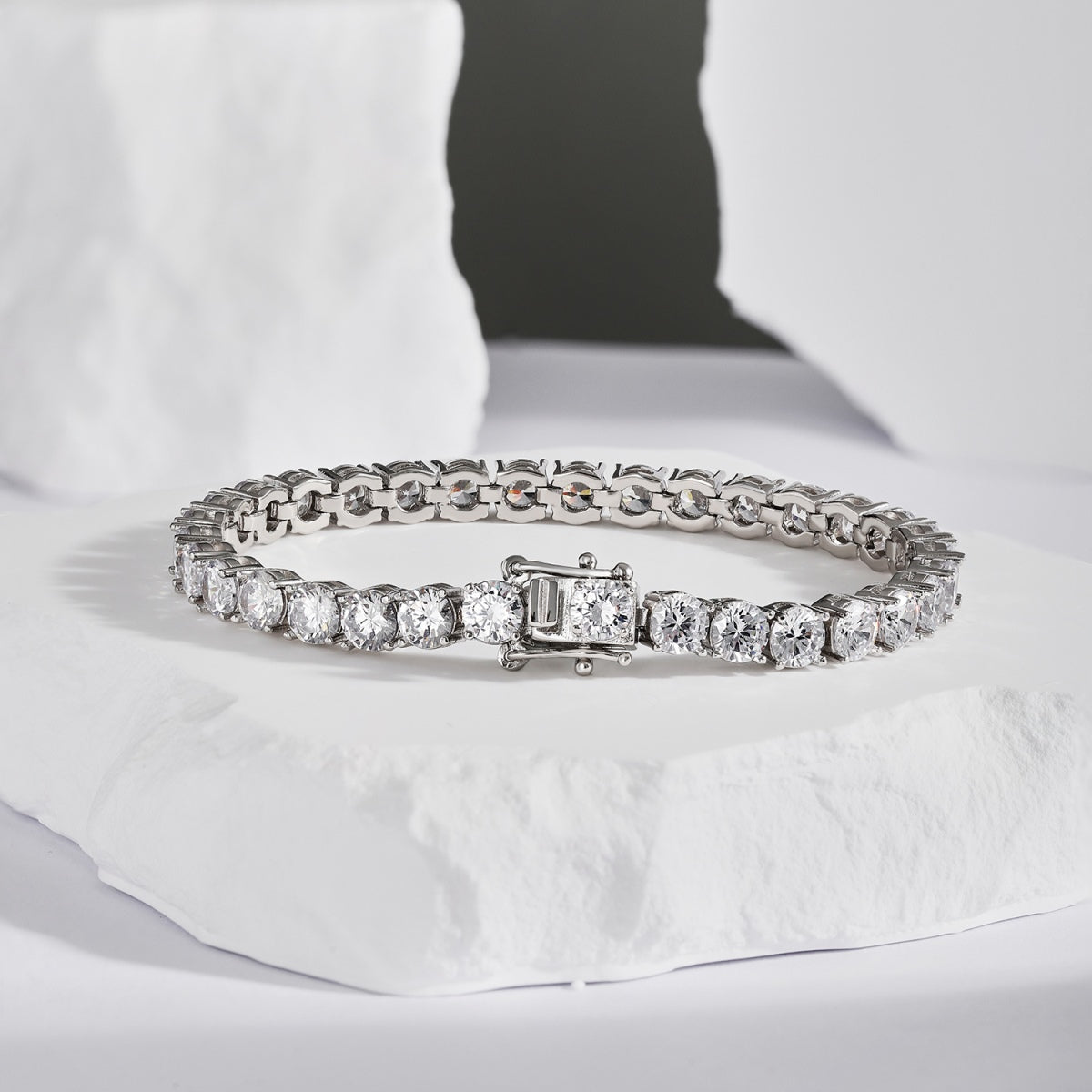 [RAFFINE]Ornate Sparkling Round Cut Wedding Bracelet