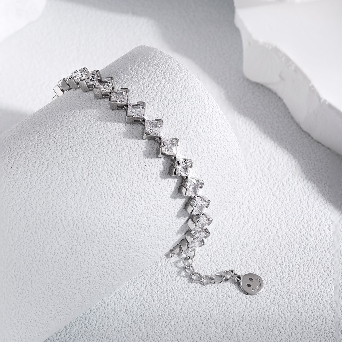 [RAFFINE]0.5 Carat Ornate Princess Cut Daily Bracelet