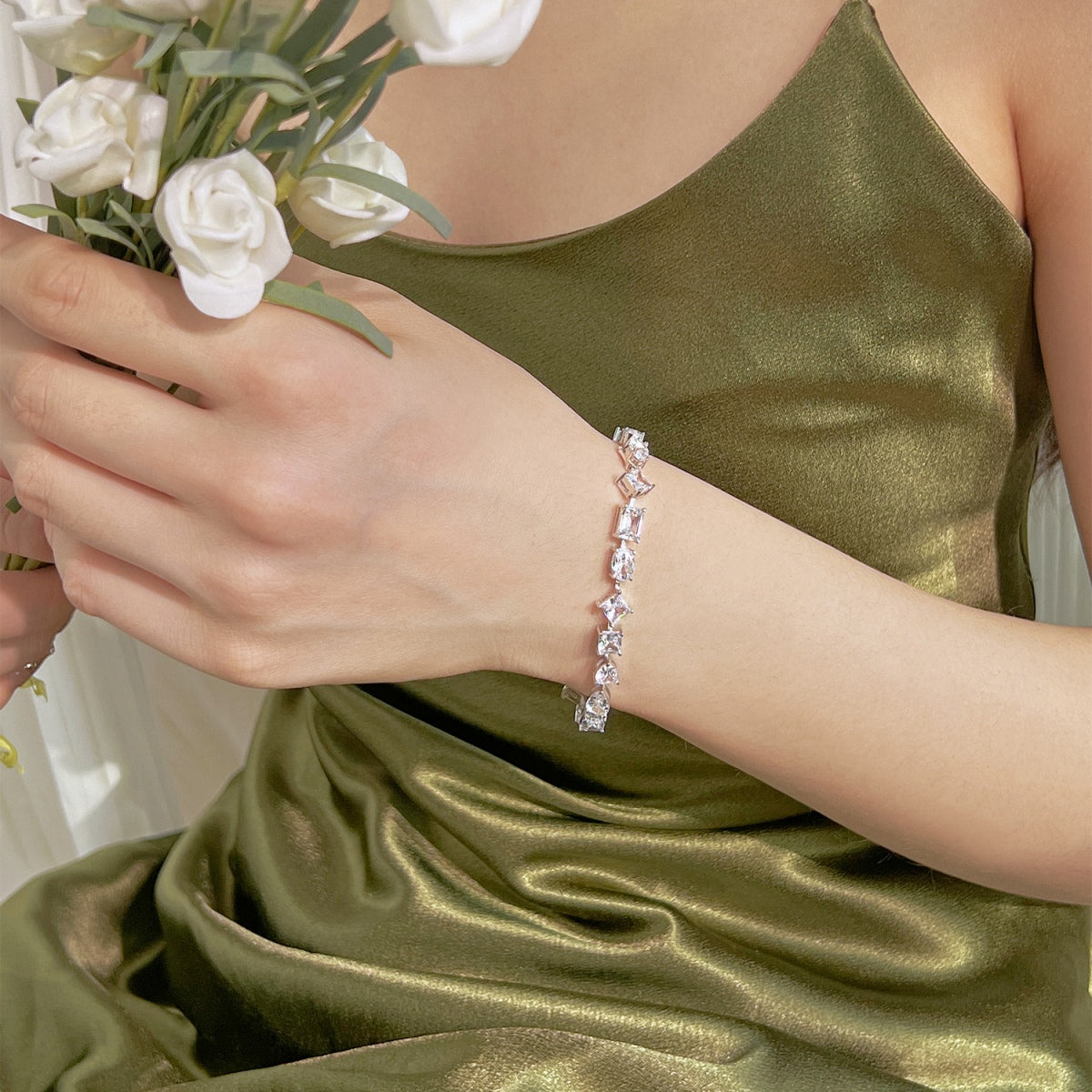 [RAFFINE]Unique Exquisite Multi Cut Daily Bracelet