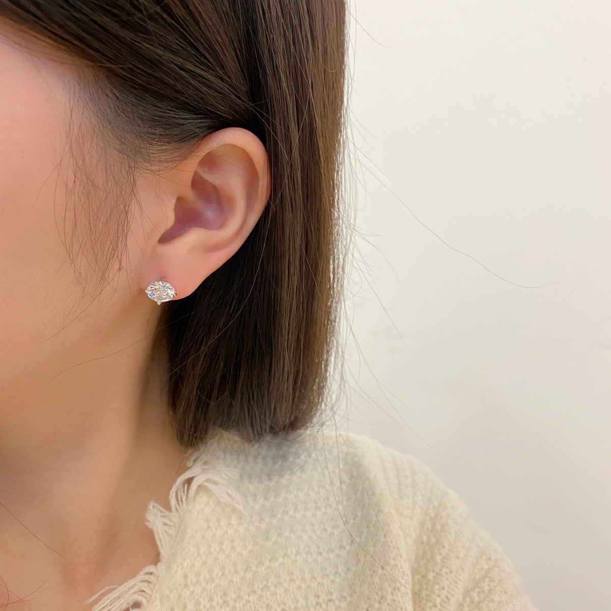 [RAFFINE]Stylish Shiny Round Center Stone Stud Earrings