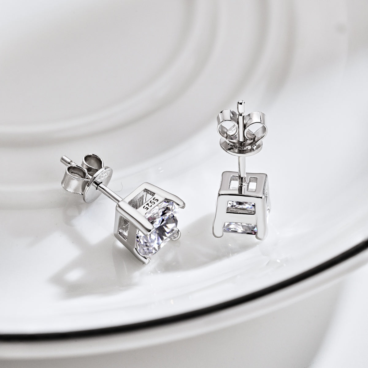 [RAFFINE]1.0 Carat Radiant Princess Cut Wedding Earrings