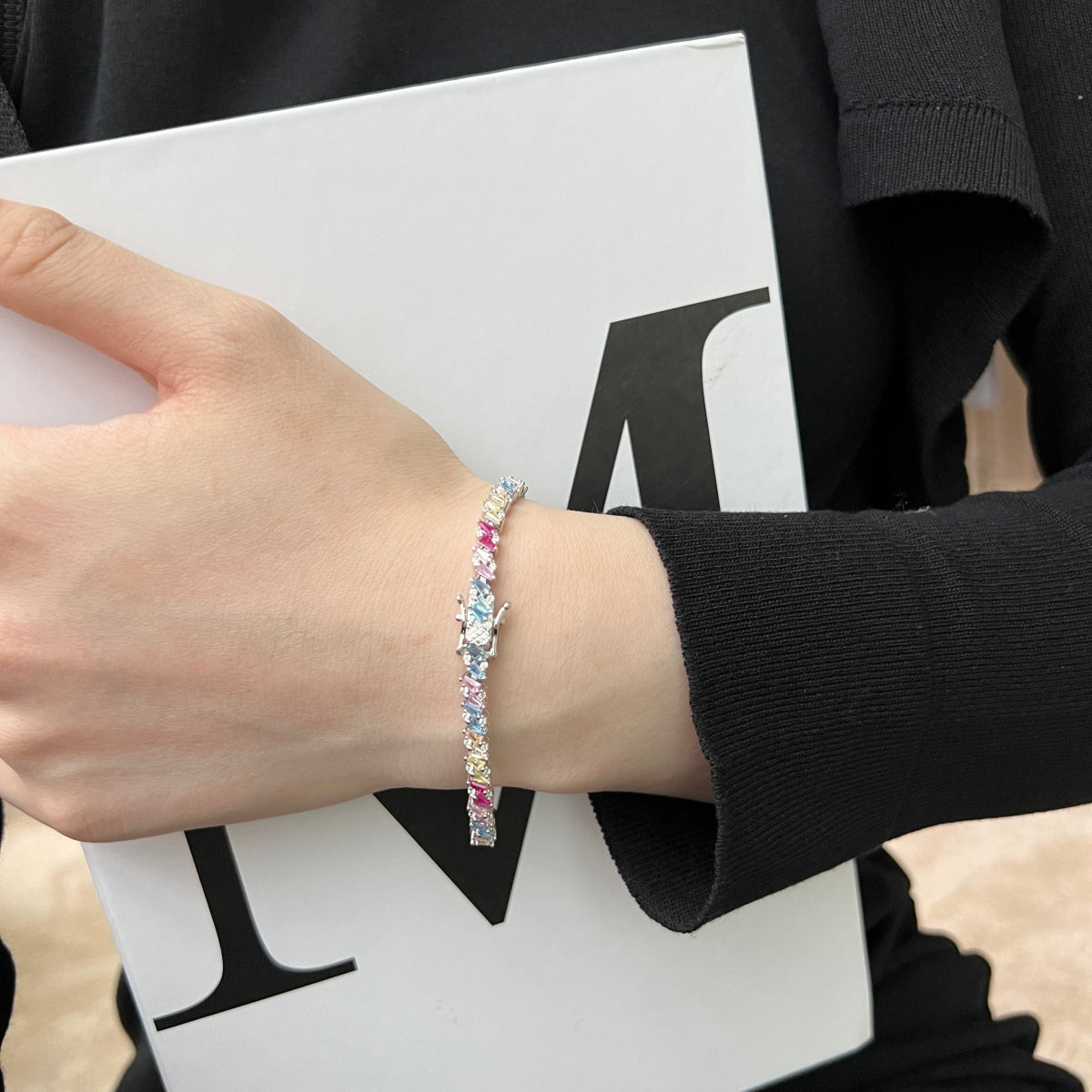 [RAFFINE]Ornate Sparkling Multi Cut Party Bracelet