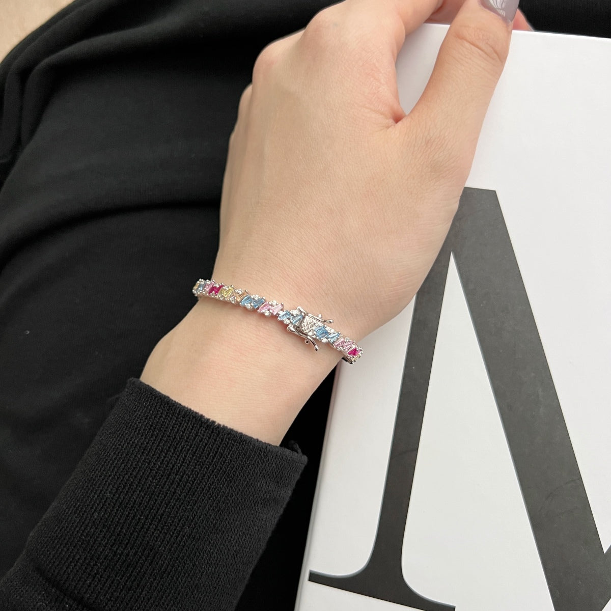 [RAFFINE]Ornate Sparkling Multi Cut Party Bracelet