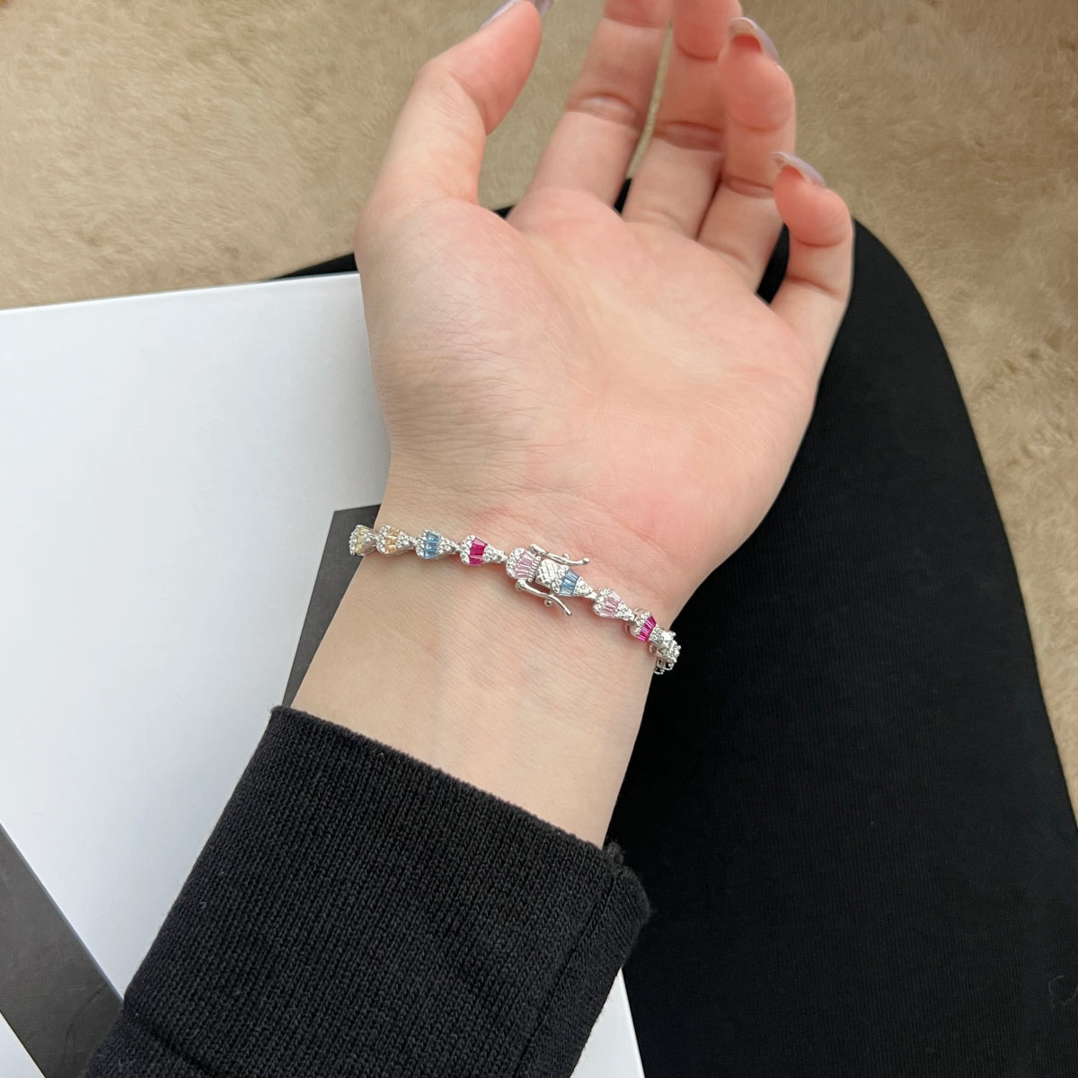 [RAFFINE]Radiant Water Drop Shape Daily Bracelet