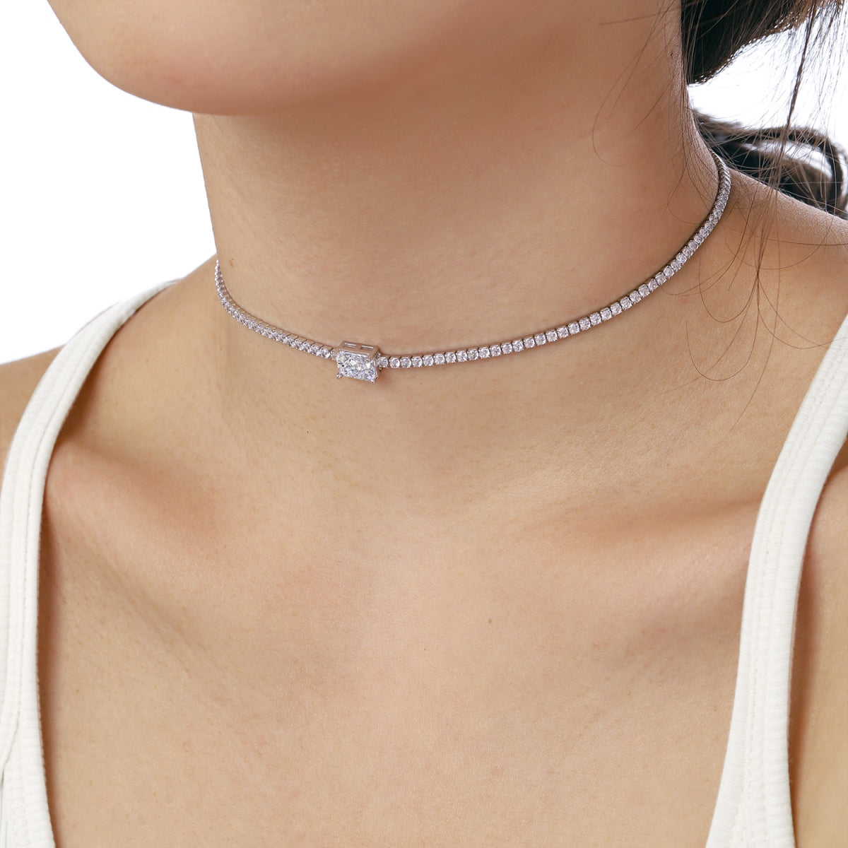 [RAFFINE]2.0 carat Ornate Emerald Cut Necklace