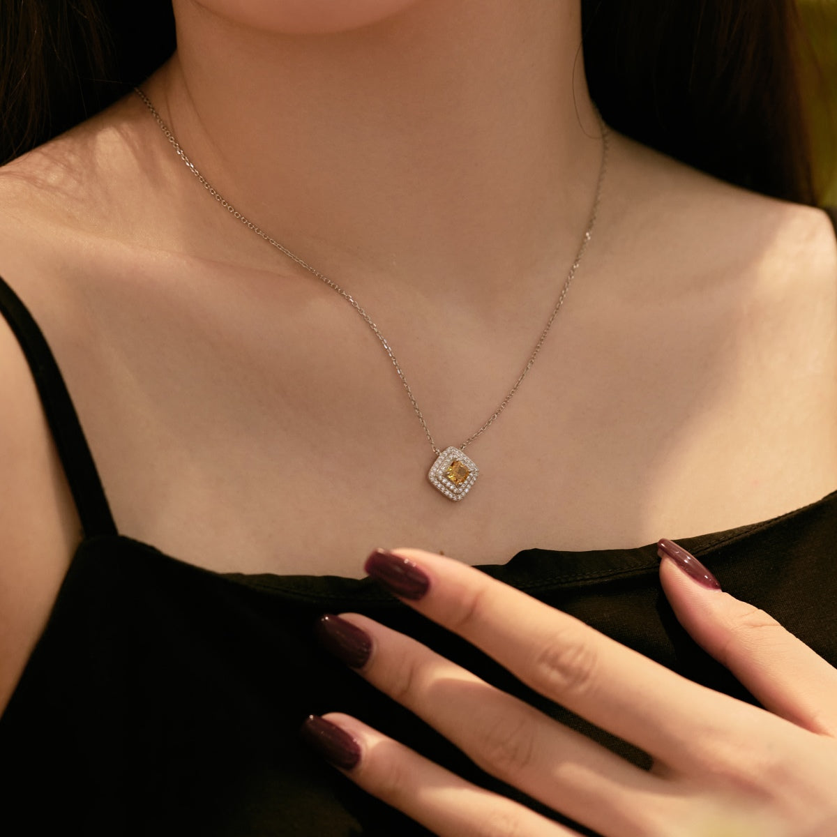 [RAFFINE]Sparkling Asscher Cut Necklace