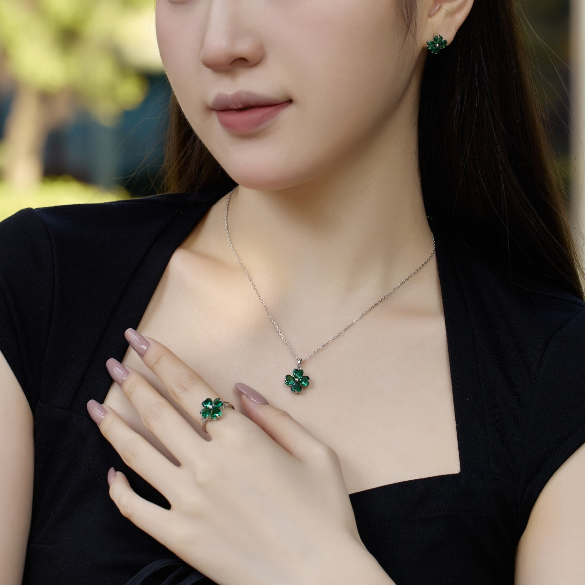 [RAFFINE]Heart-Shaped Four-Leaf Clover Bead Necklace