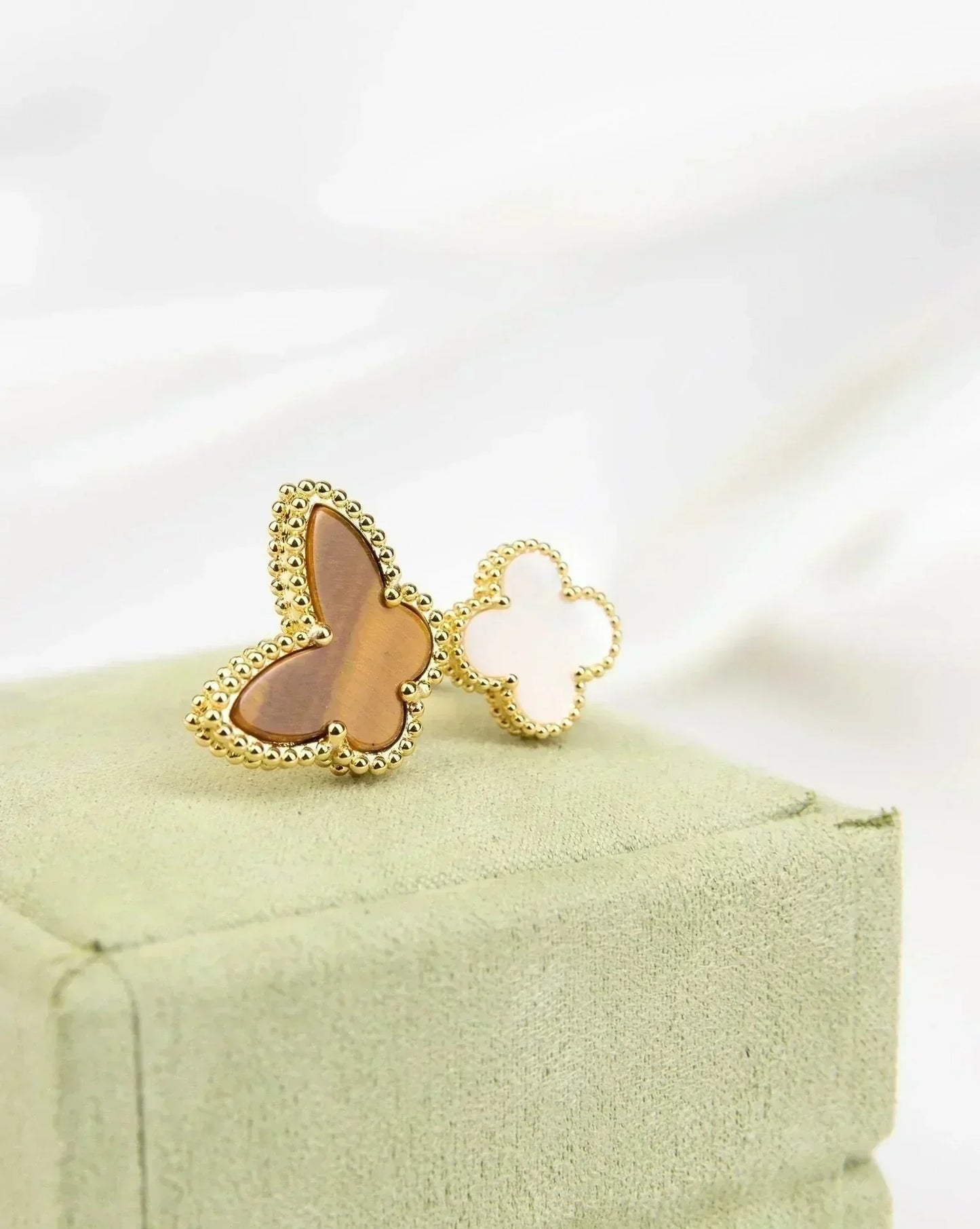 [RAFFINE]LUCKY BETWEEN THE FINGER RING