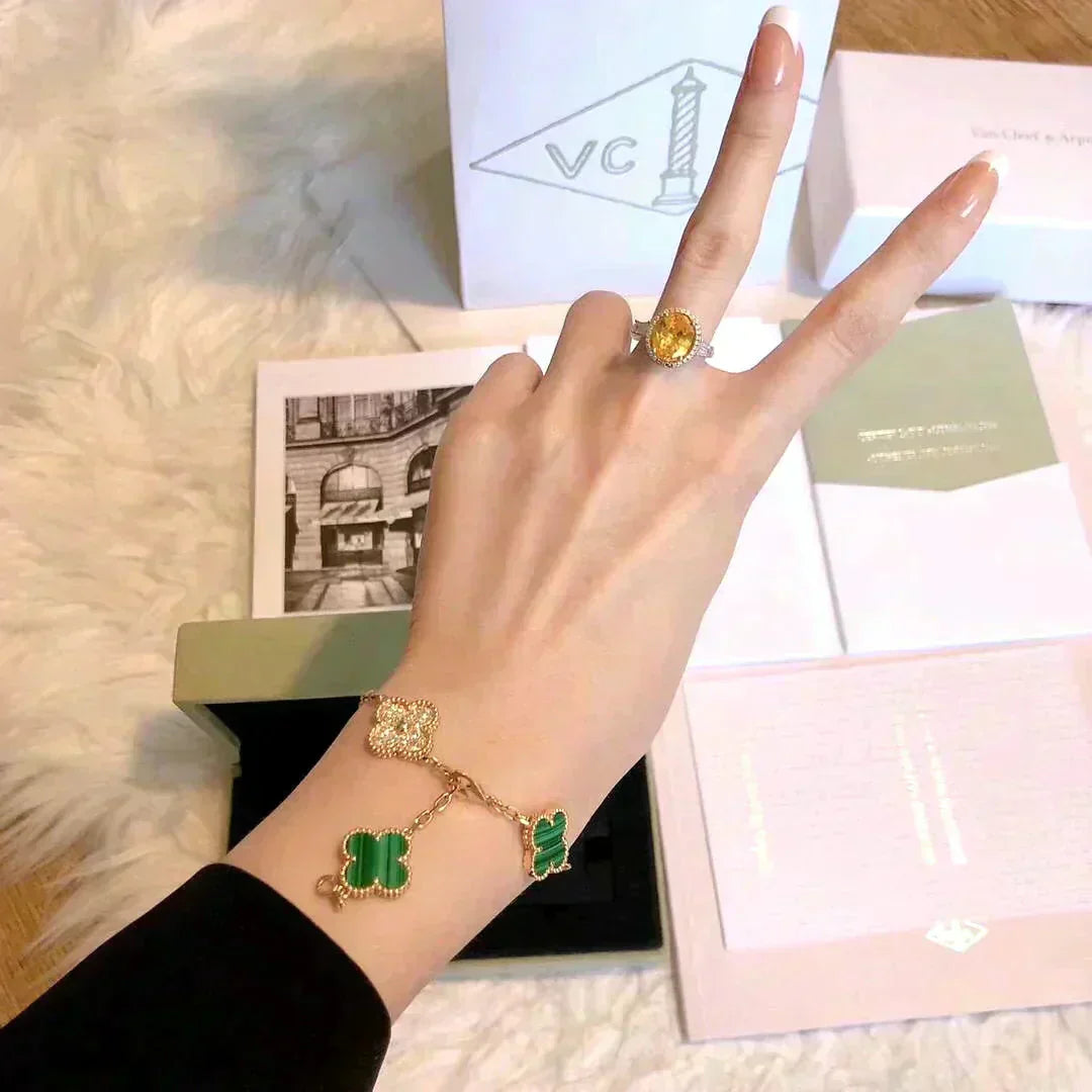 [RAFFINE] CLOVER 5 MOTIF MALACHITE BRACELET COLLECTION