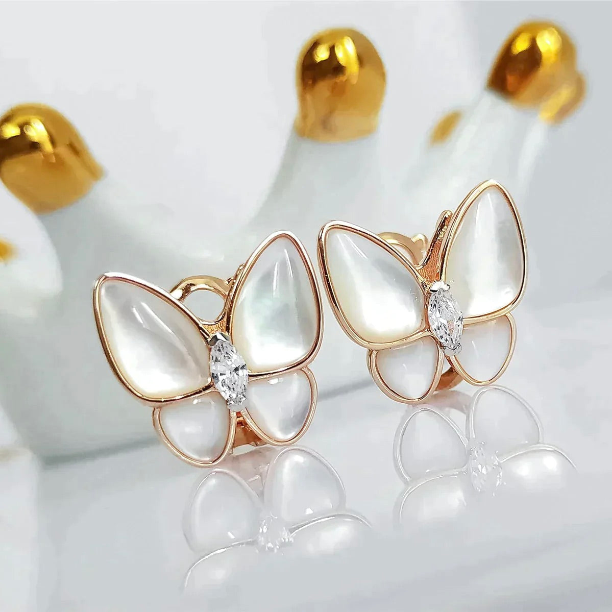 [RAFFINE]BUTTERFLY MOP DIAMOND EARRINGS