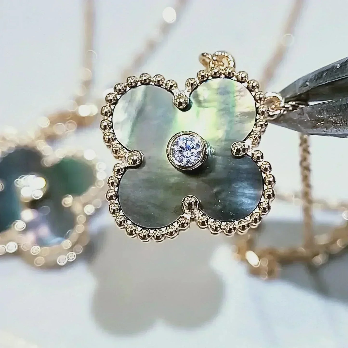 [RAFFINE]CLOVER 15MM DIAMOND AND MOTHER-OF-GREY NECKLACE