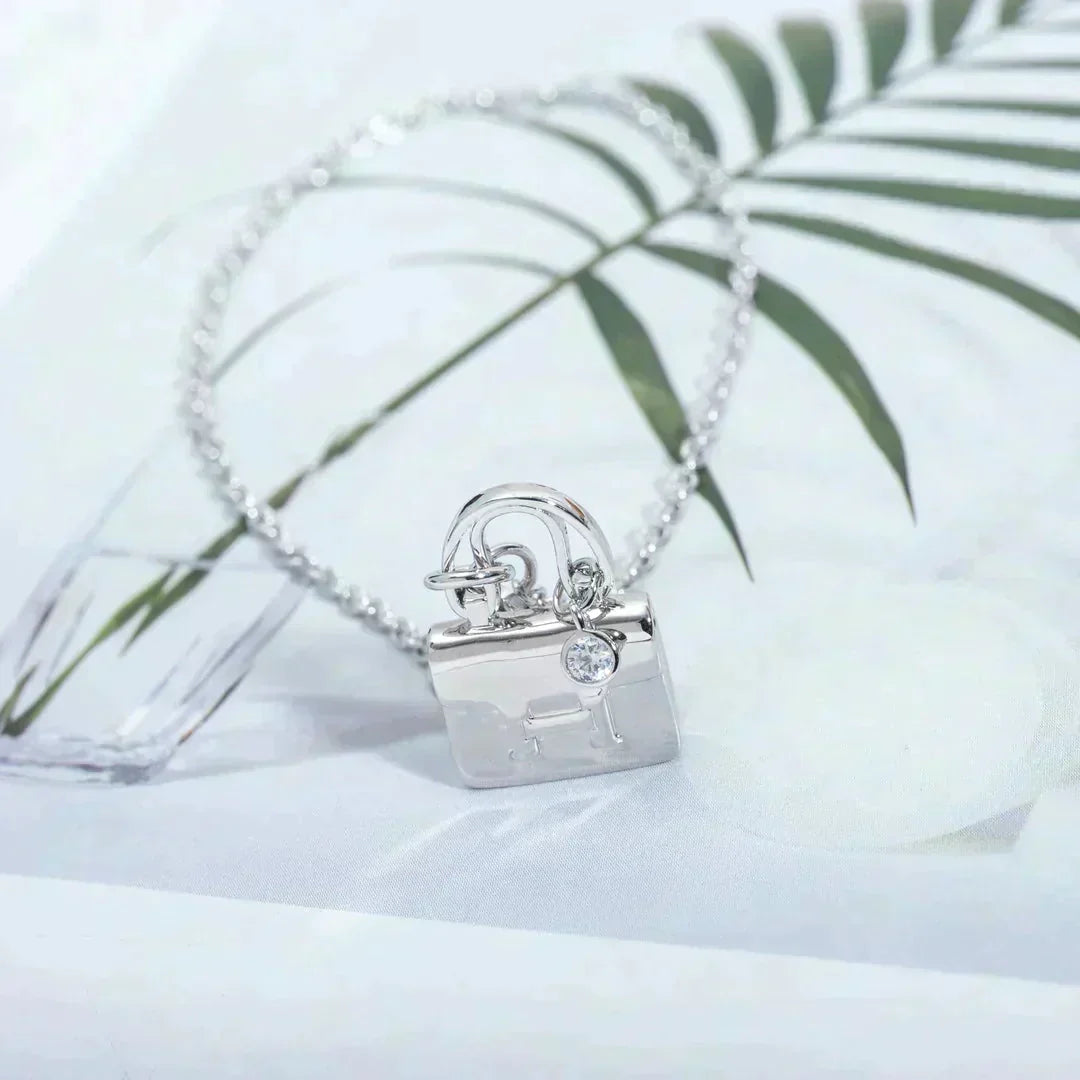 [RAFFINE]AMULETTE PEDANT SILVER NECKLACE