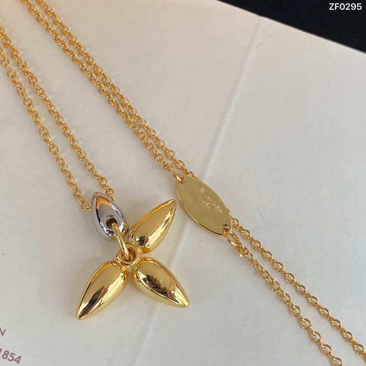 [RAFFINE]LOUISETTE PEDANT GOLD NECKLACE