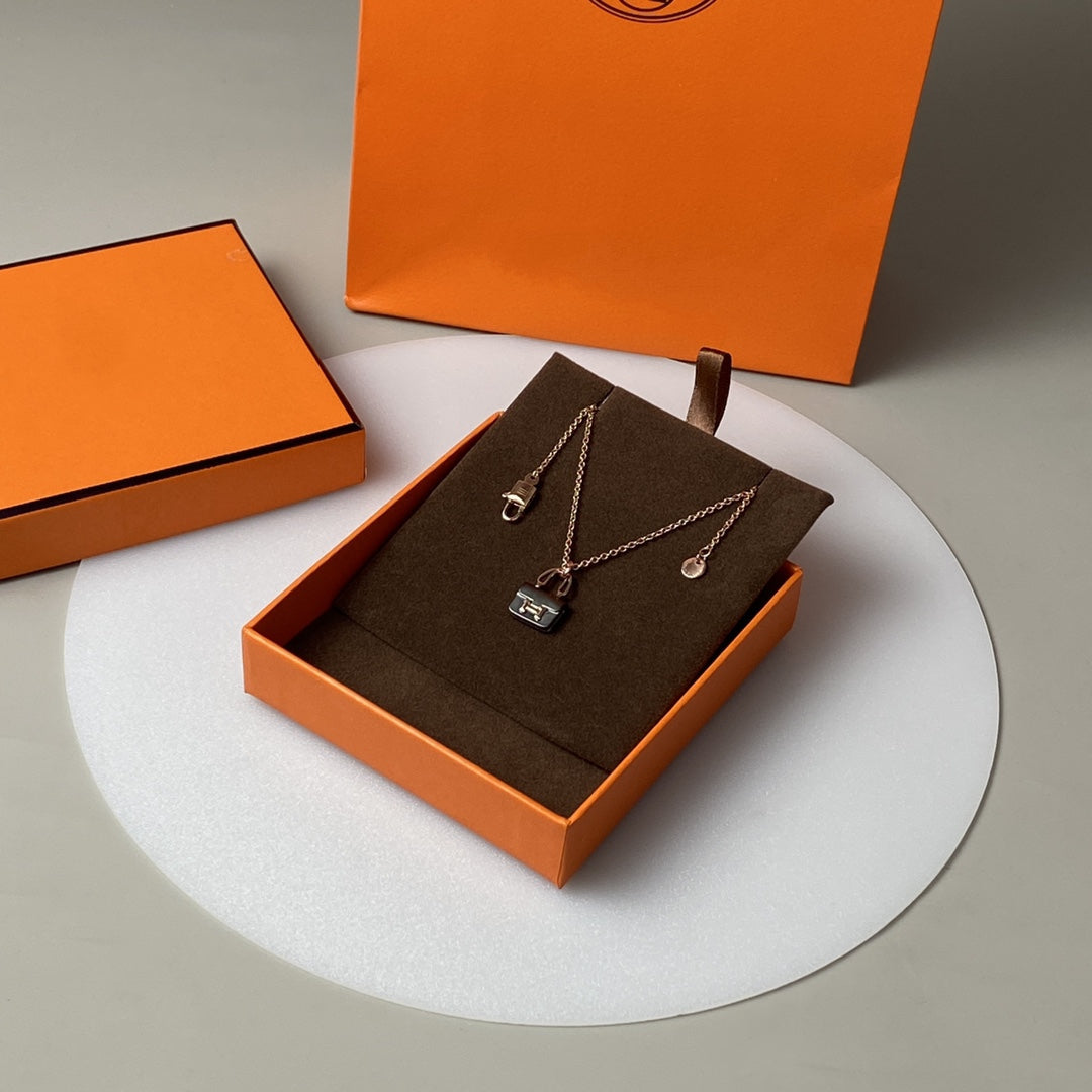 [RAFFINE]CONSTANCE BLACK PEDANT PINK GOLD NECKLACE