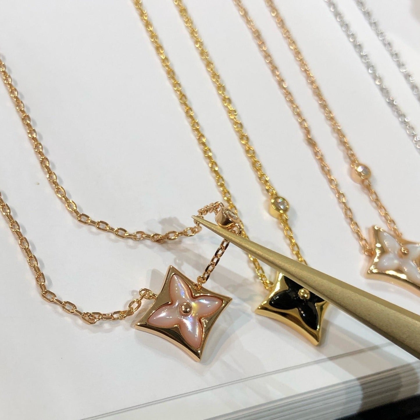 [RAFFINE]STAR BLACK MOP NECKLACE