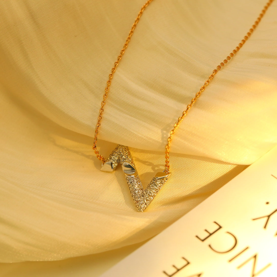 [RAFFINE]VOLT SILVER DIAMOND PEDANT NECKLACE