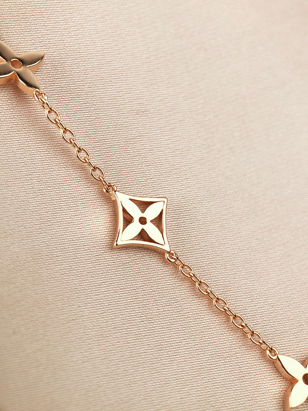 [RAFFINE]STAR AND SUN 7 MOTIFS GOLD BRACELET