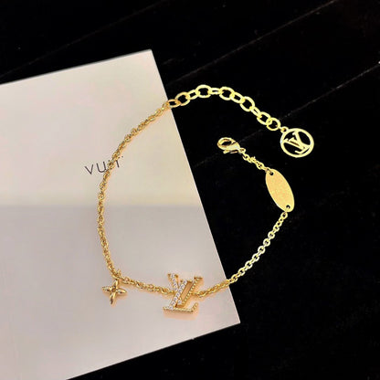 [RAFFINE]LOGO STAR MOTIF GOLD BRACELET