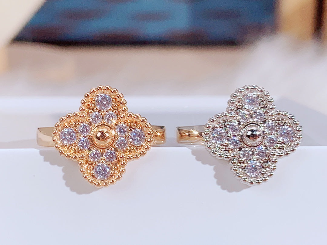 [RAFFINE]CLOVER DIAMOND RING