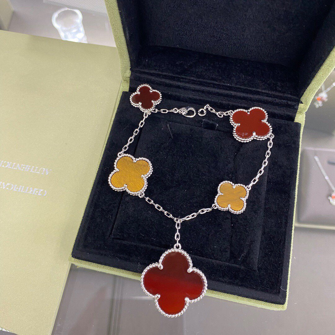 [RAFFINE]CLOVER 5 MOTIFS SIVLER CARNELIAN TIGER EYE BRACELET