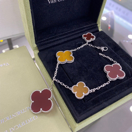 [RAFFINE]CLOVER 5 MOTIFS SIVLER CARNELIAN TIGER EYE BRACELET