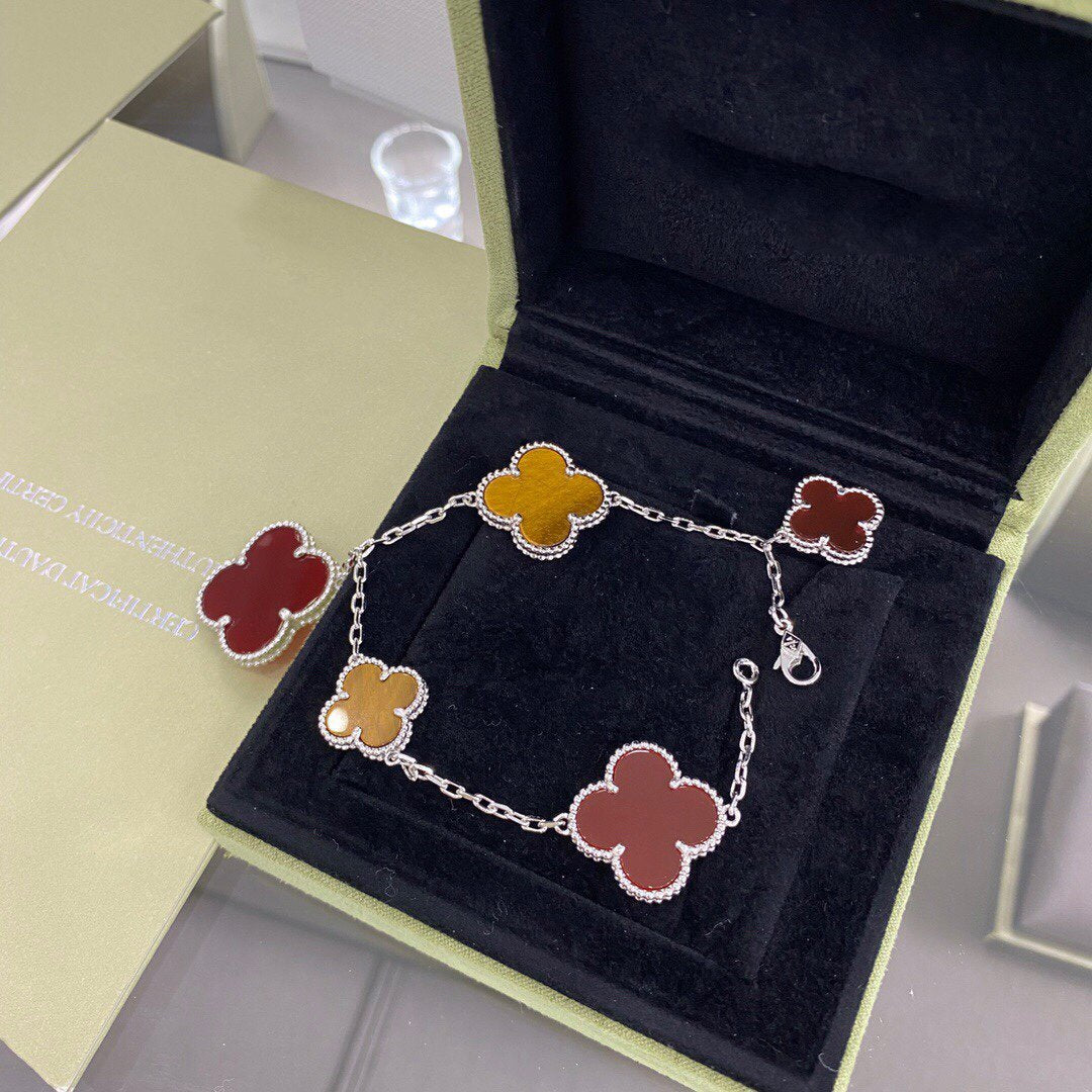 [RAFFINE]CLOVER 5 MOTIFS SIVLER CARNELIAN TIGER EYE BRACELET