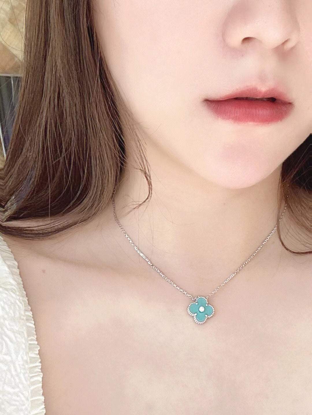 [RAFFINE]CLOVER 1 DIAMOND LIGHT BLUE SILVER NECKLACE