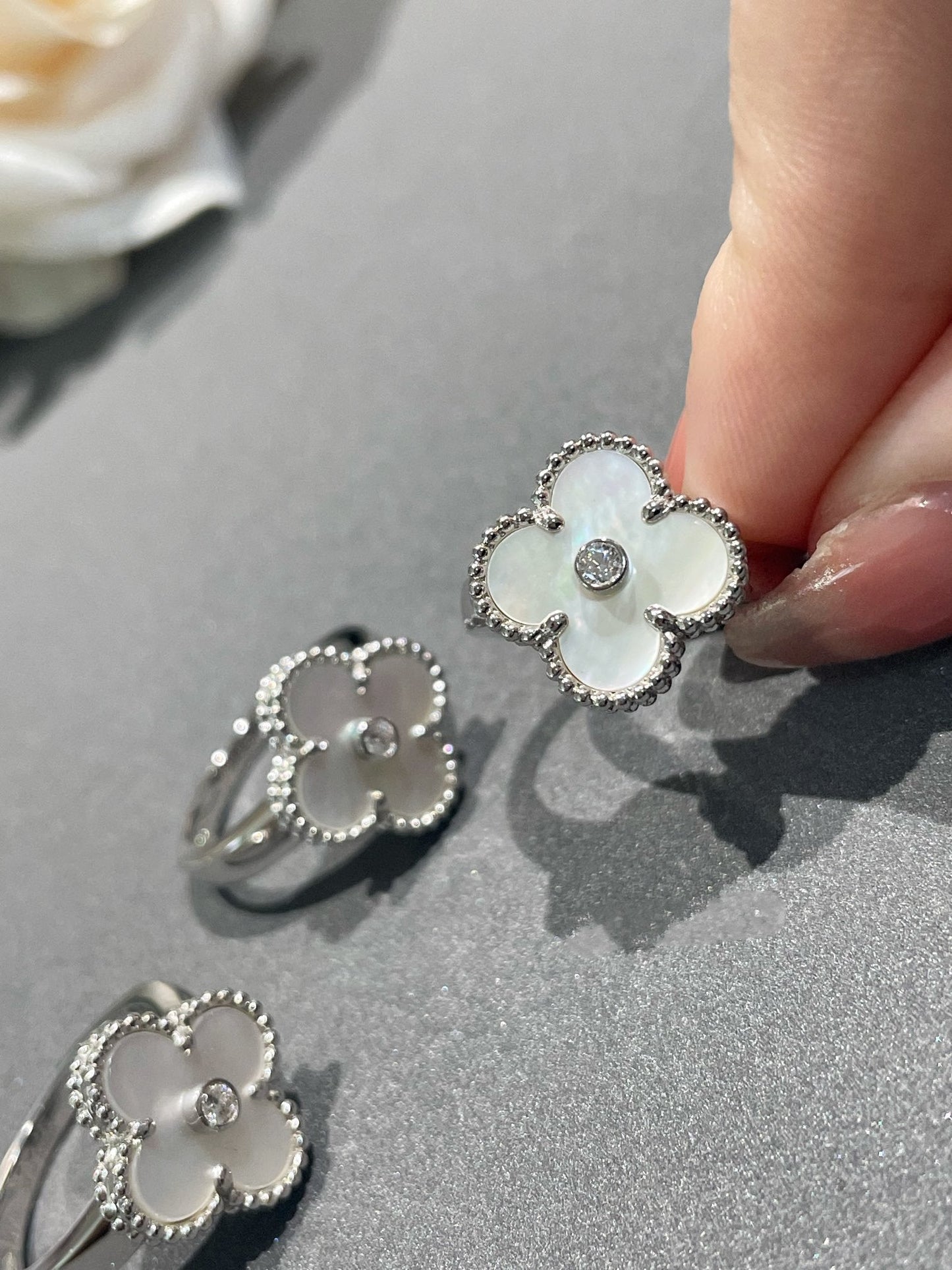[RAFFINE]CLOVER SILVER MOP DIAMOND RING