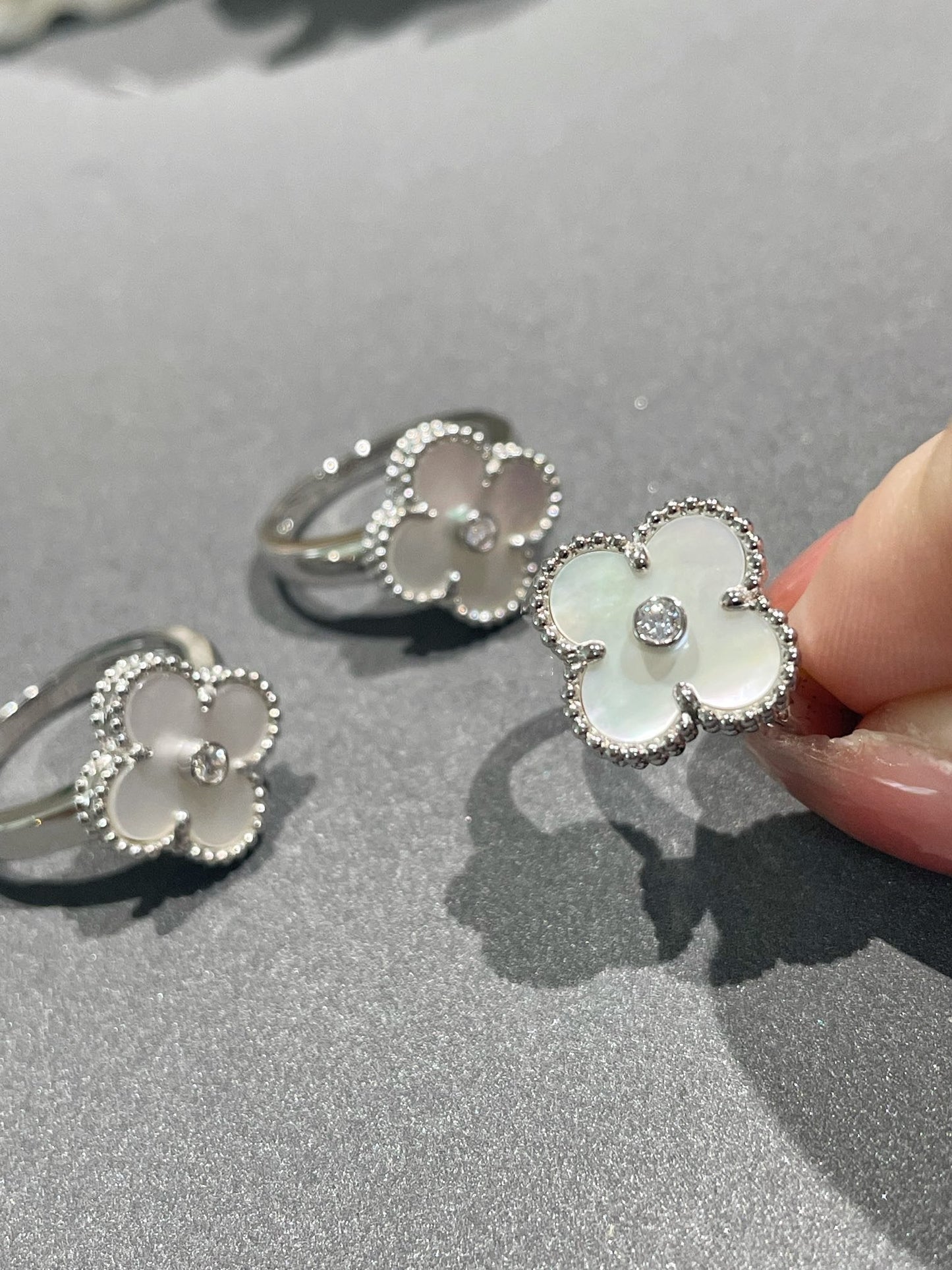 [RAFFINE]CLOVER SILVER MOP DIAMOND RING