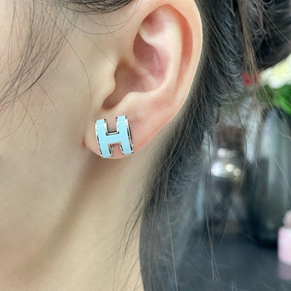 [RAFFINE]POP H SKY BLUE STUD EARRINGS