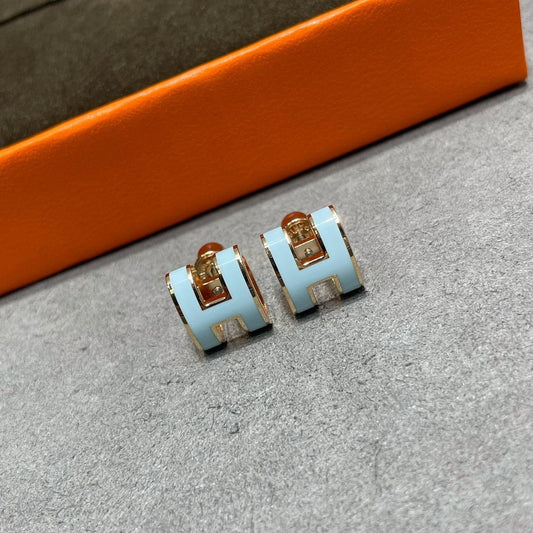 [RAFFINE]POP H SKY BLUE STUD EARRINGS