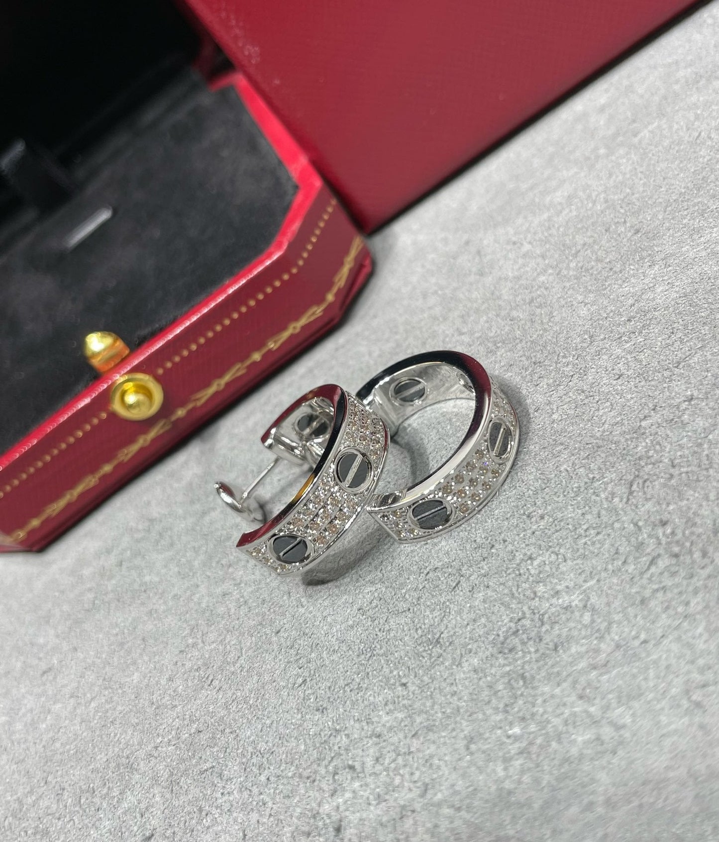 [RAFFINE]LOVE CERAMIC DIAMOND PAVED SILVER EARRINGS
