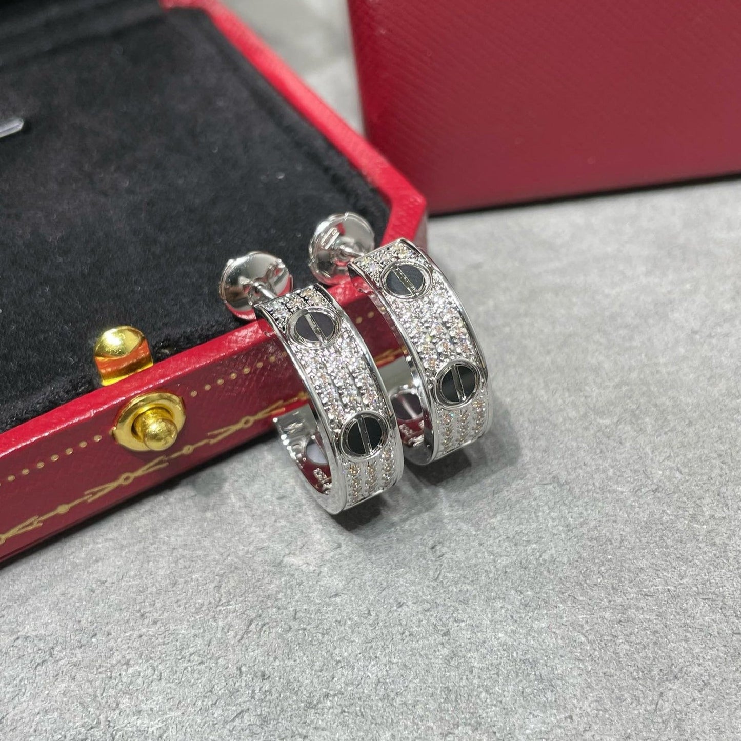 [RAFFINE]LOVE CERAMIC DIAMOND PAVED SILVER EARRINGS