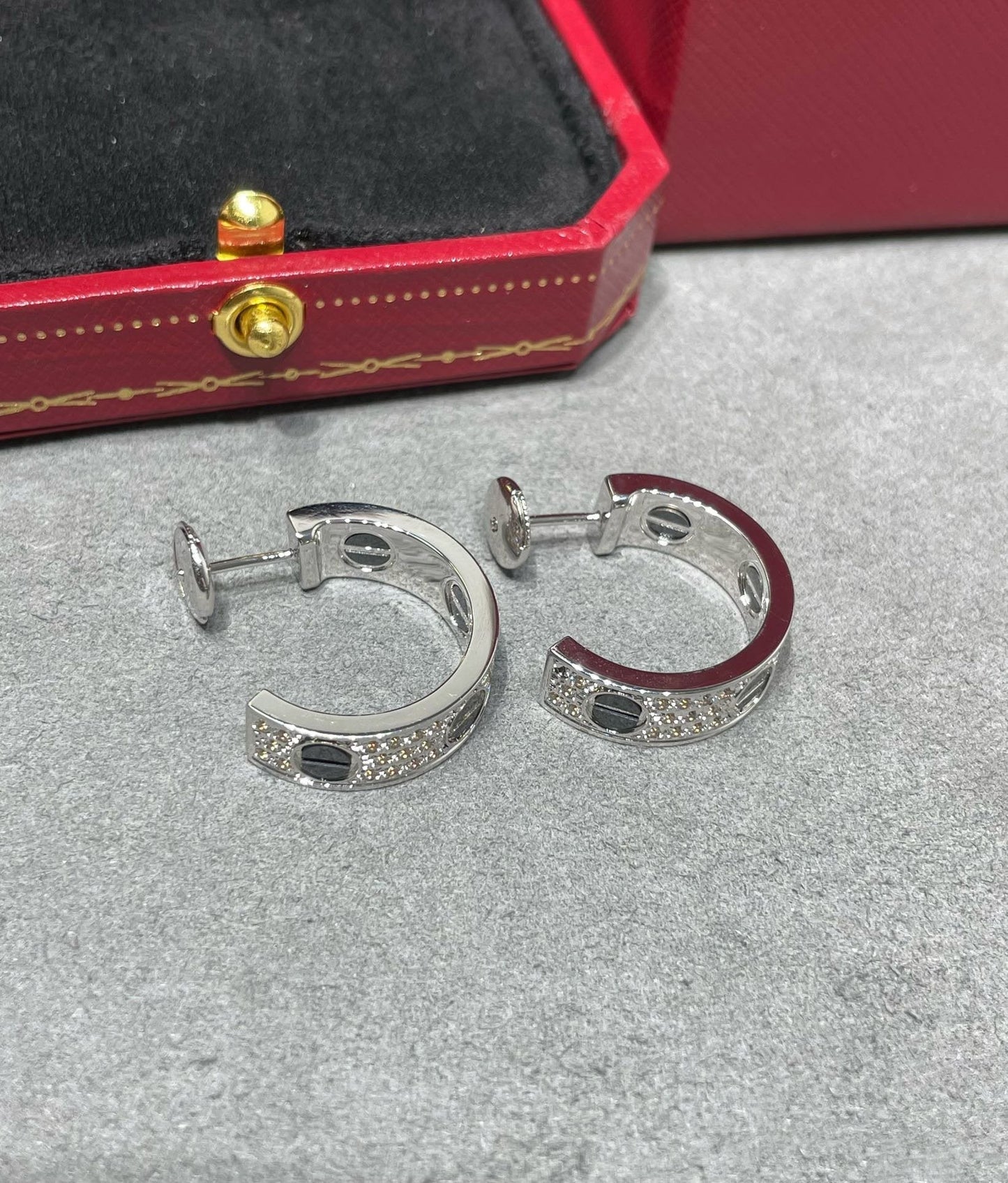 [RAFFINE]LOVE CERAMIC DIAMOND PAVED SILVER EARRINGS