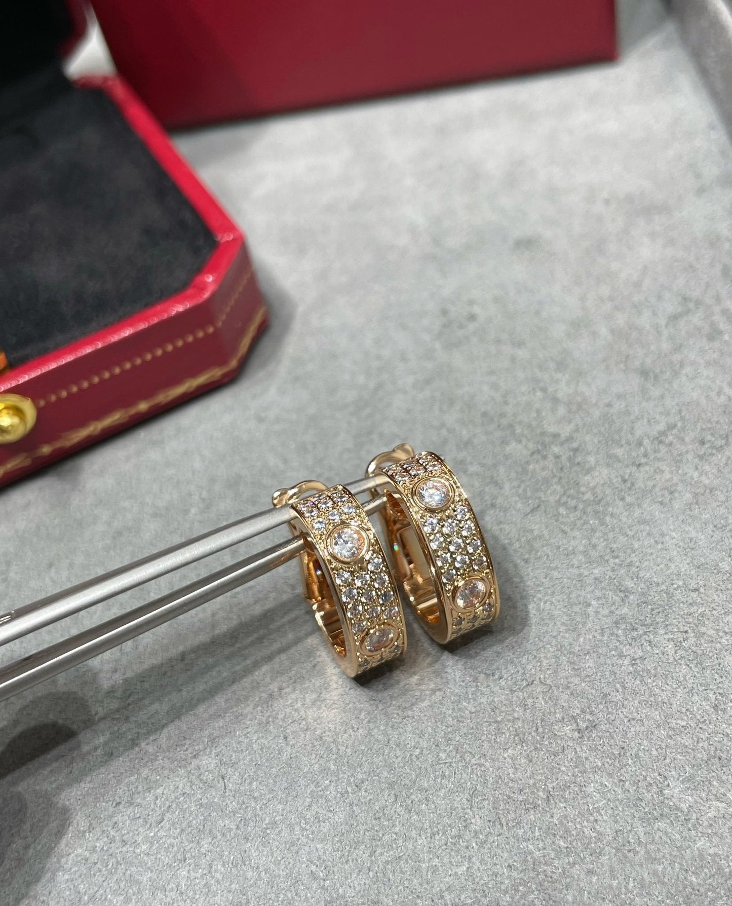 [RAFFINE]LOVE 5.5MM DIAMOND PAVED EARRINGS